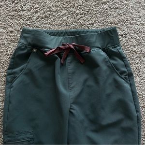 Figs Zamora High Waisted 2.0 Jogger Scrub Pants in Bonsai, Size Small